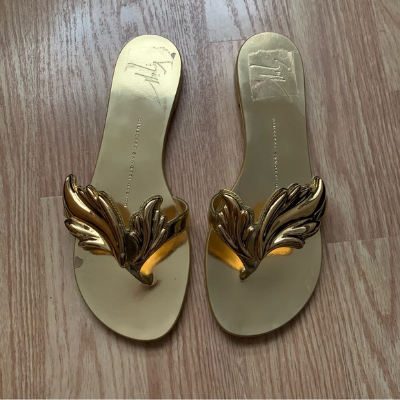 SELL BY 10/24/25 Giuseppe Zanotti Nuvorock Metallic Gold Wing Flat Thong Sandals - Picture 10 of 16